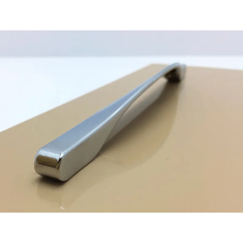 Ročaj LINEAR / Sijajni krom