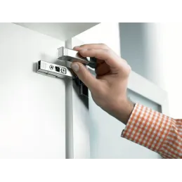 Adapter BLUMOTION z blaženjem za naložene tečaje