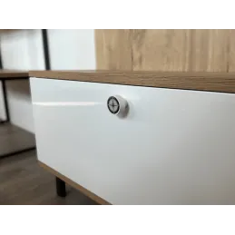 Leseni gumb ARSIA / bel – motiv kompasa