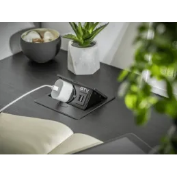 Izvlečna električna vtičnica BOX MINI 1x230V + 2xUSB A+C / Črna