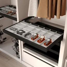 Izvlečni organizator dodatkov z blaženjem NEXUS 560–594 mm / mat črna