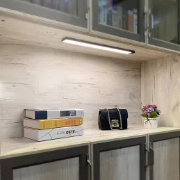 LED-luč pod omarico s senzorjem YASMINE / mat črna