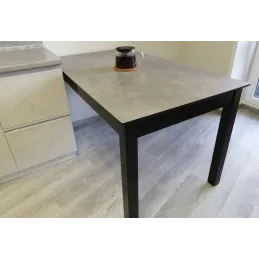 Kompaktna delovna plošča Keramika Tessina Krem F221 / Črno jedro