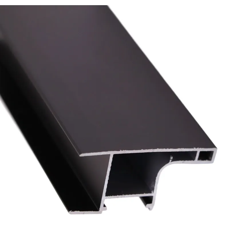 Aluminijasta letev WAX za LED-osvetlitev omarice / Mat črna