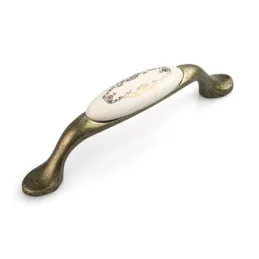 Ročajka LUNAS / Starinska medenina – ornamentalni motiv
