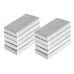 Komplet 10 visokoobremenitvenih stenskih magnetov QUADRA / Krom