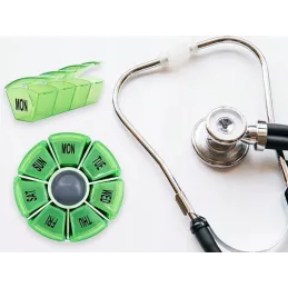 Ekskluzivni organizator in razdelilnik zdravil HEALTH / belo-zeleno
