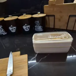 Zajtrkovalna škatla s priborom EAT / Kremna