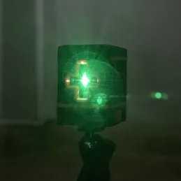 Križni laserski nivelir s stojalom