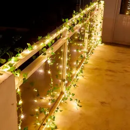 Umetni bršljan z LED-osvetlitvijo – 25 metrov / Zelena