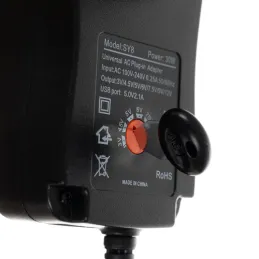 Univerzalni napajalnik s 6 priključki 3–12 V + USB / Črn