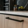 Mat črna