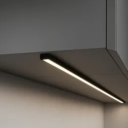 Aluminijasti profil MAXX za LED-osvetlitev z mlečnim pokrovom / Črna