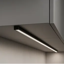 Aluminijasti profil MAXX za LED-osvetlitev s prozornim pokrovom / Črna