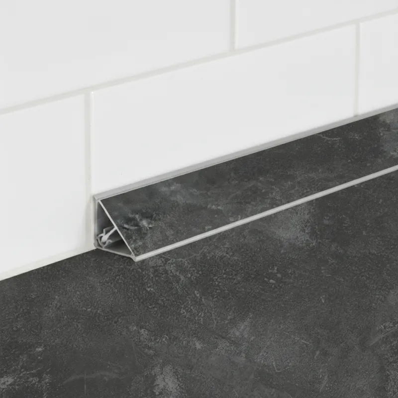 Tesnilna letev KRONOSPAN K205 SU / Black Concrete