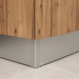 Kotni spojnik za kuhinjski podstavek 90° / Brušen aluminij