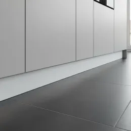 Plastični kuhinjski podnožni element PAX / mat bela RAL 9010