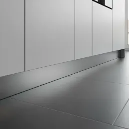 Plastični kuhinjski podnožni profil PAX / brušeno nerjavno jeklo