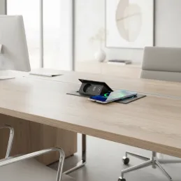 Izvlečna električna vtičnica 1 × 230 V + polnjenje USB A-C / mat črna
