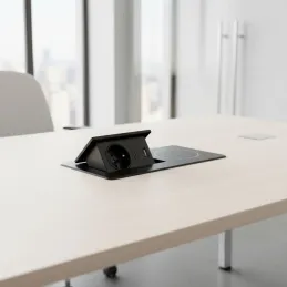 Izvlečna električna vtičnica 1 × 230 V + polnjenje USB A-C / mat črna