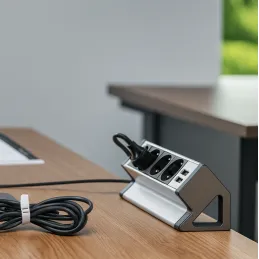 Namizna vgradna vtičnica DESK 3x230 V + 2xUSB polnjenje / nerjavno jeklo