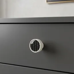 Leseni gumb ARSIA / bela – motiv črne jelke