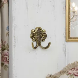 Rustikalni obešalnik VENICE Mini / starinska medenina