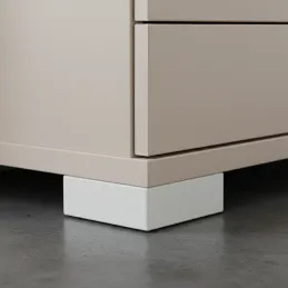 Plastična nogica 20 mm 60x60 / Bela