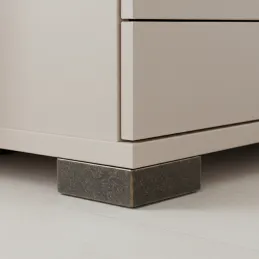 Plastična nogica 20 mm 60 × 60 / medenina, patina