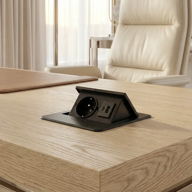 Izvlečna električna vtičnica BOX MINI 1x230V + 2xUSB A+C / Črna