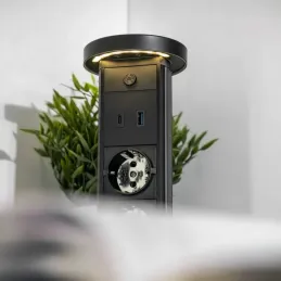 Izvlečna vtičnica LEGIA SCHUKO 2x230V + USB A-C + lučka / Bela matirana