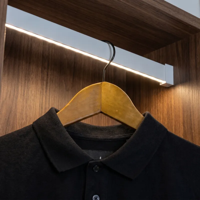 Obešalna palica SLIM za LED-trak s pokrovčkom / Mat bela
