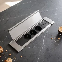 Notranja vgradna razdelilna letev SLIM BOX SCHUKO 3x 230V + USB / nerjavno jeklo