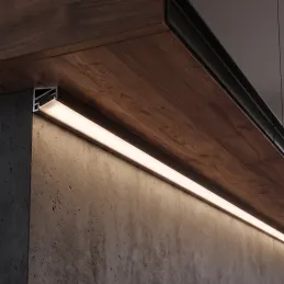 Kotni aluminijasti profil ZARIA za LED-osvetlitev z mlečnim pokrovom / Mat črna