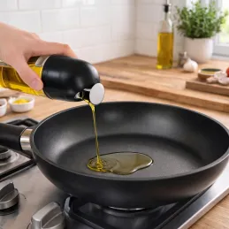 Steklenica za oljčno olje ali kis s samodejnim odpiranjem 510 ml / Črna