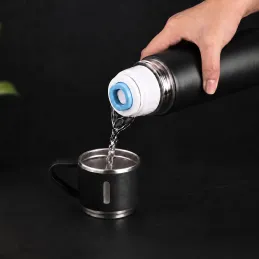 Nerjaveča termovka s kozarcem THERMIO 500 ml / Črna