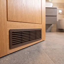 Dvostranska prezračevalna rešetka za vrata 430 x 115 mm / Temno rjava