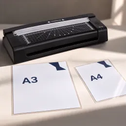 Laminirni stroj z rezalnikom za papir EASY / Črna