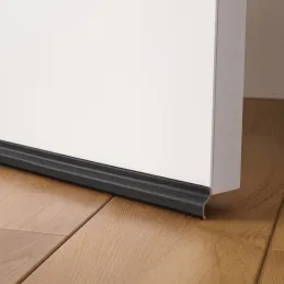 Samolepilno tesnilo za okna in vrata 4000 mm / Črna