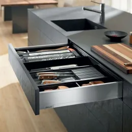 Kuhinjski predal BLUM – Legrabox »M« / Inox