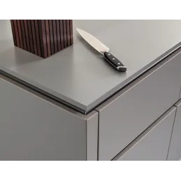 Kompaktna delovna plošča Solid svetlo siva (sivo jedro) / U7081/ST76