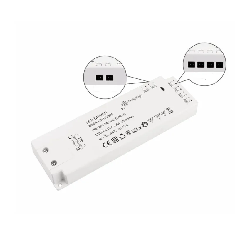 LED-transformator (omrežni adapter) 12 V / z vgrajenimi priključki